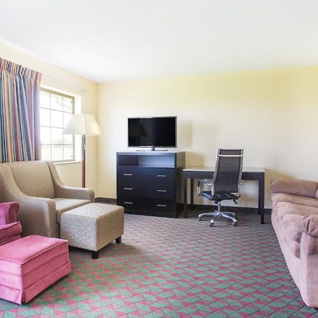 Days Inn By Wyndham Lexington Ne Extérieur photo