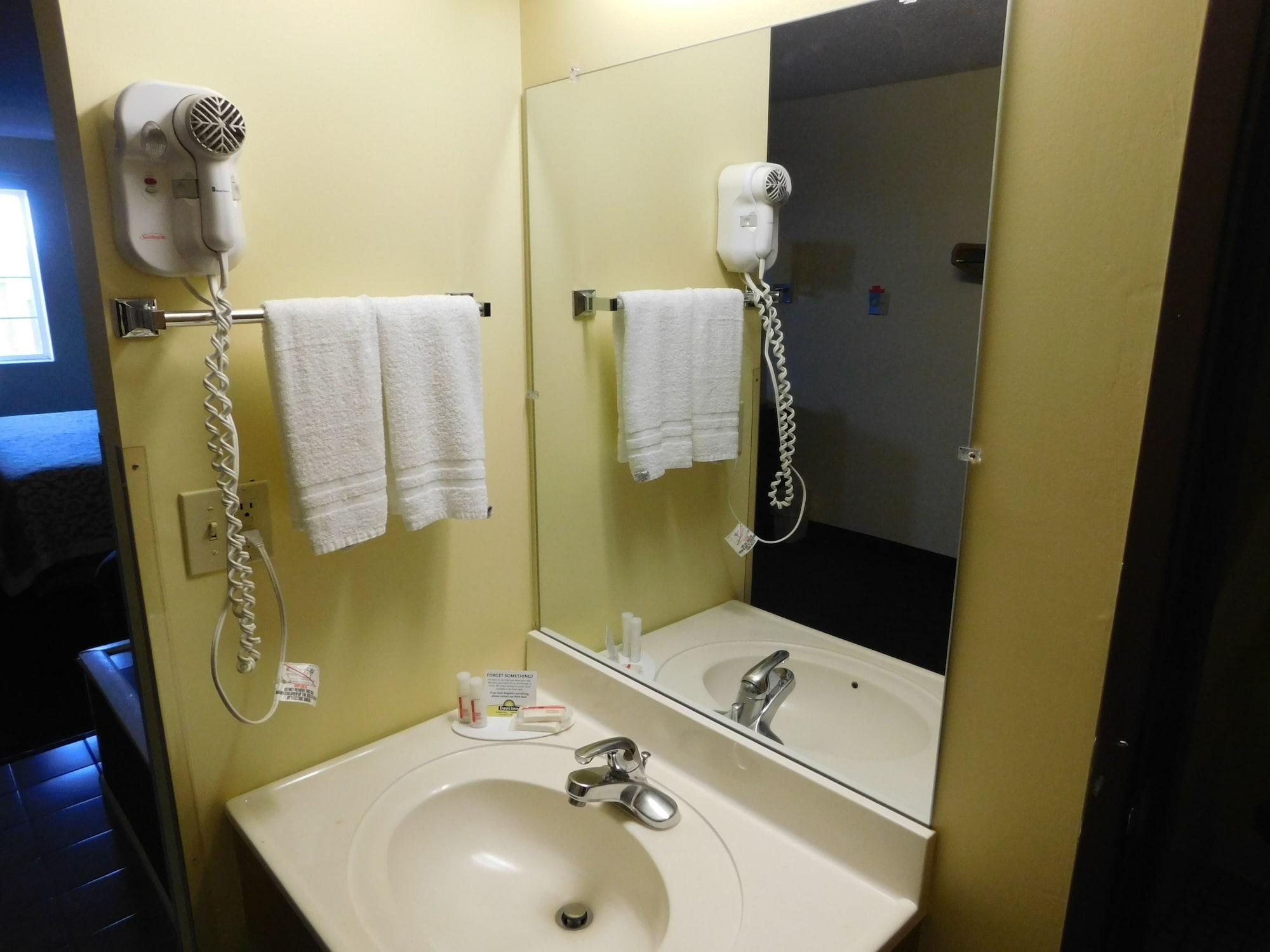 Days Inn By Wyndham Lexington Ne Extérieur photo