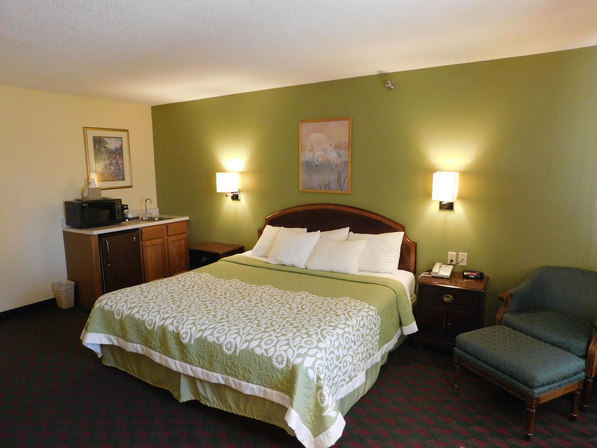 Days Inn By Wyndham Lexington Ne Extérieur photo
