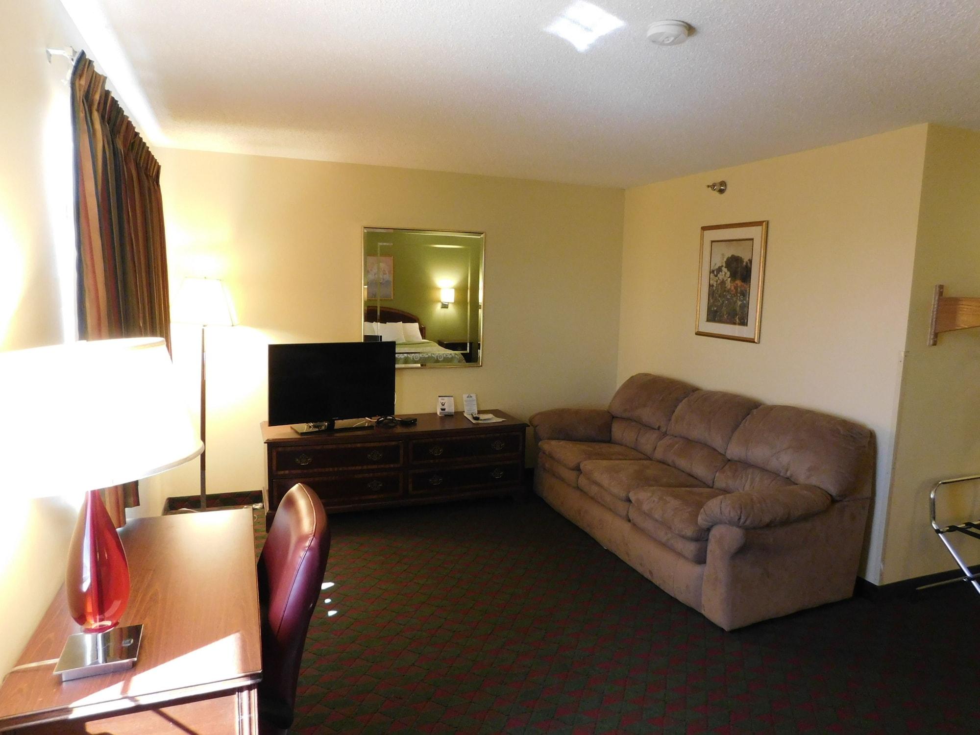 Days Inn By Wyndham Lexington Ne Extérieur photo