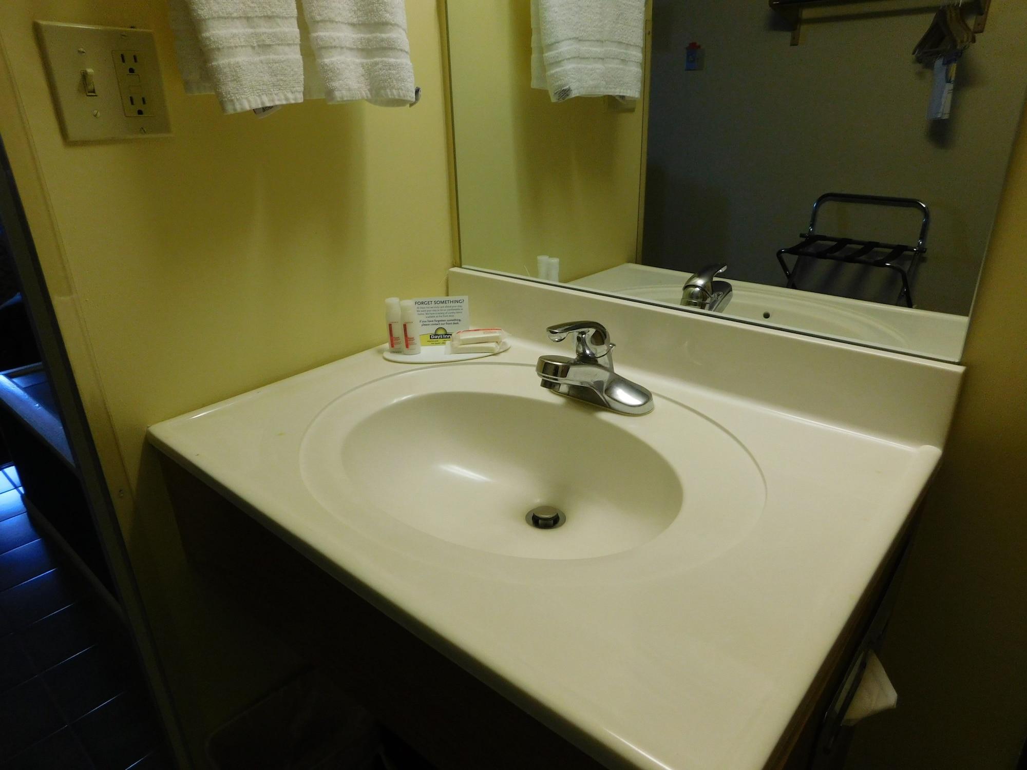 Days Inn By Wyndham Lexington Ne Extérieur photo