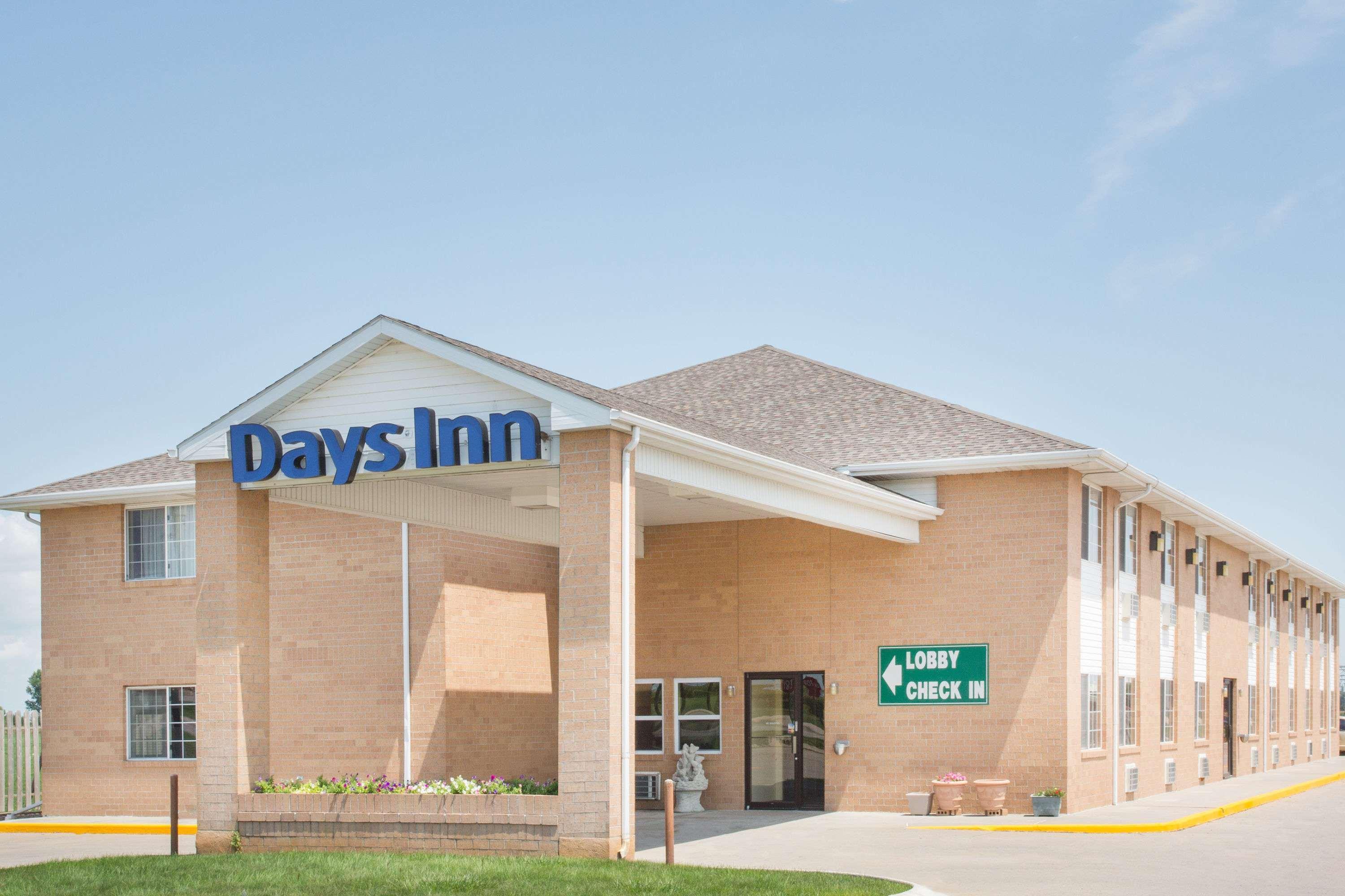 Days Inn By Wyndham Lexington Ne Extérieur photo