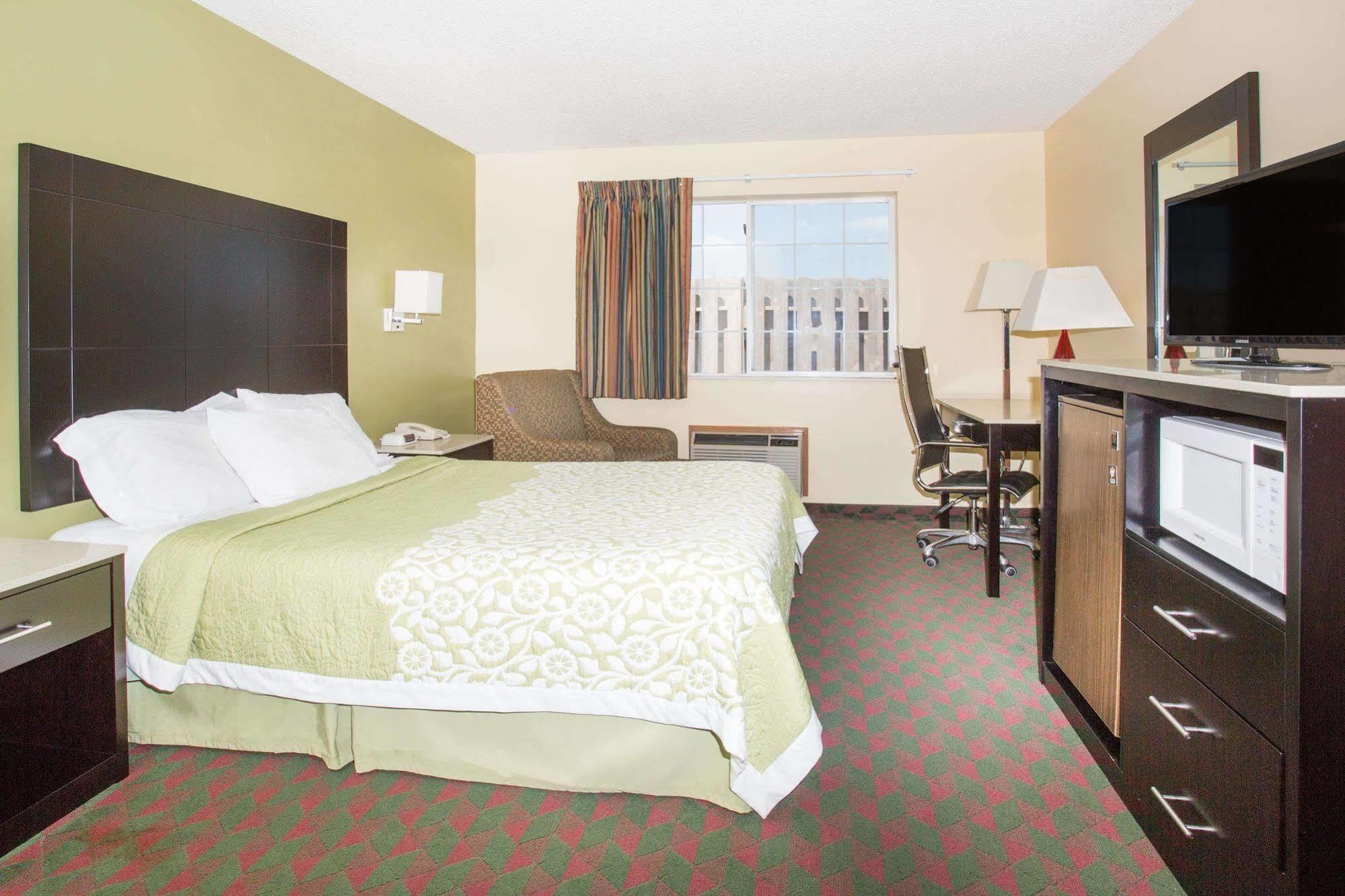 Days Inn By Wyndham Lexington Ne Extérieur photo