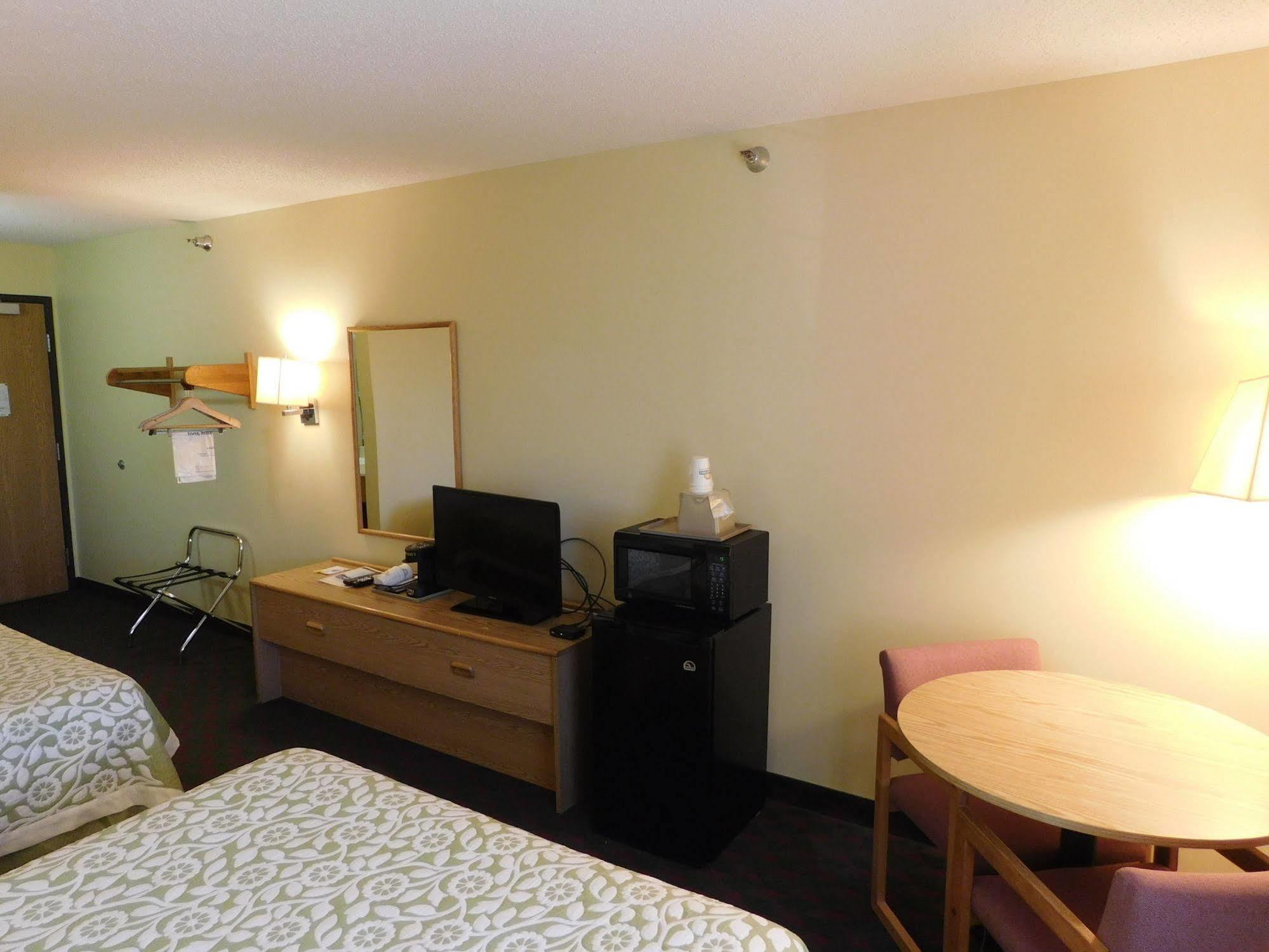 Days Inn By Wyndham Lexington Ne Extérieur photo