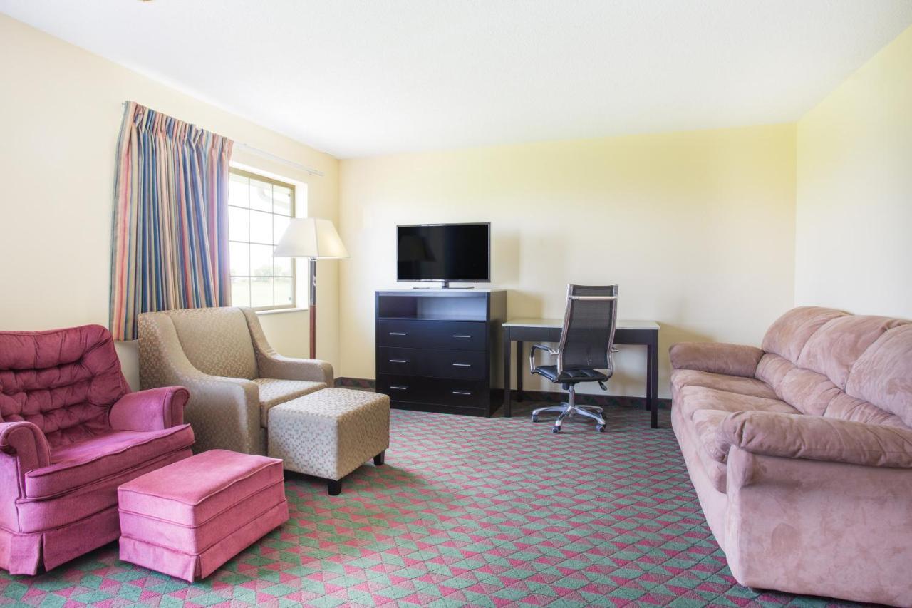 Days Inn By Wyndham Lexington Ne Extérieur photo